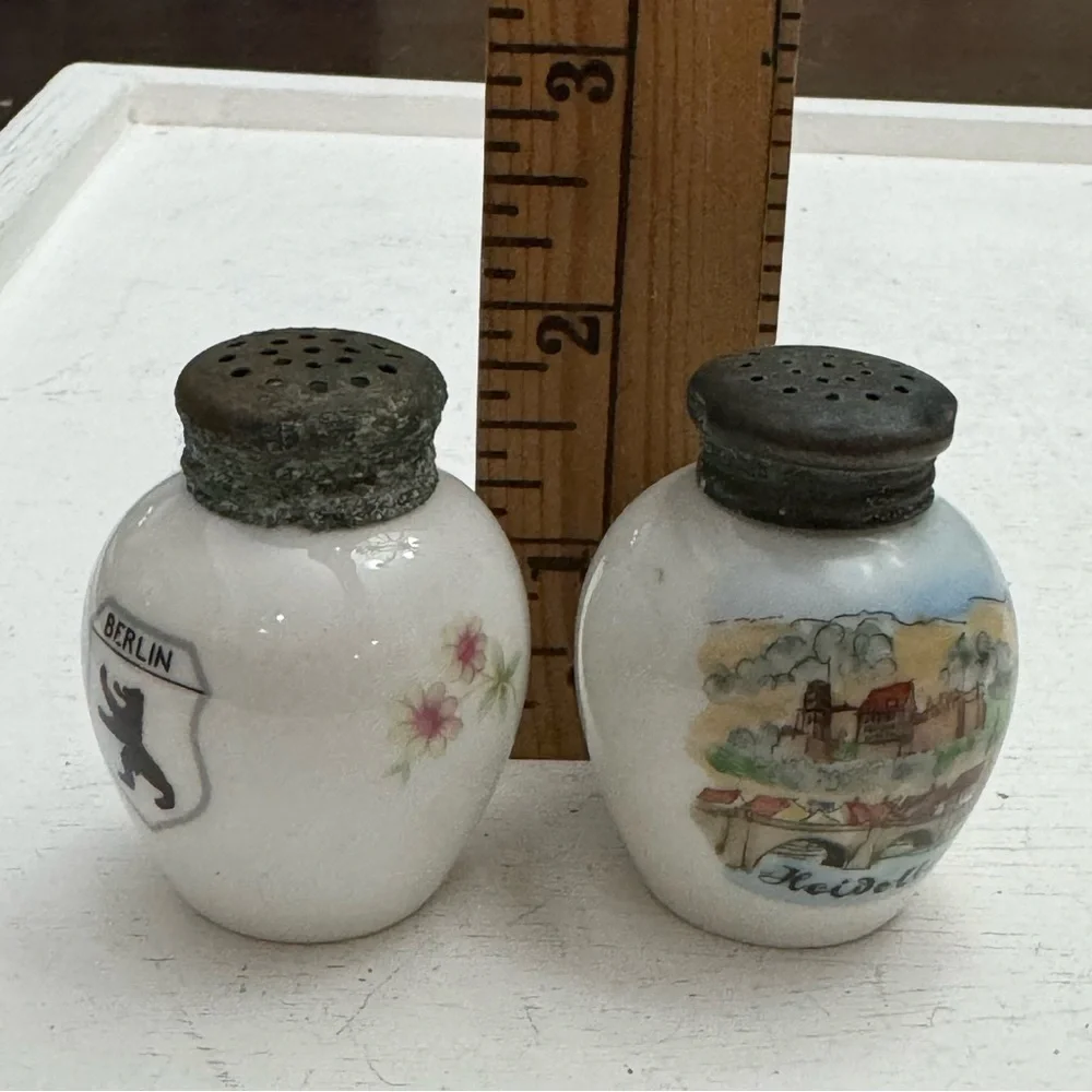 Berlin Thomas of Germany 892 Vintage Salt & Pepper Shakers Hand Painted - Picture 11 of 12